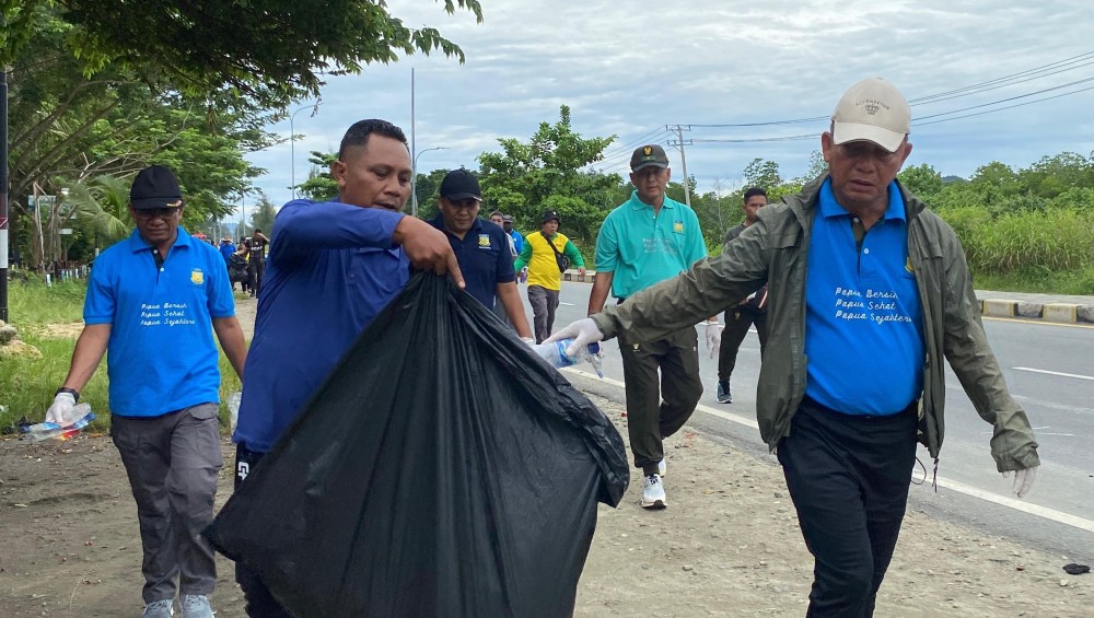 HPSN 2025 : PJ Gubernur Papua dan DKLH Papua Ajak Masyarakat Kelola Sampah